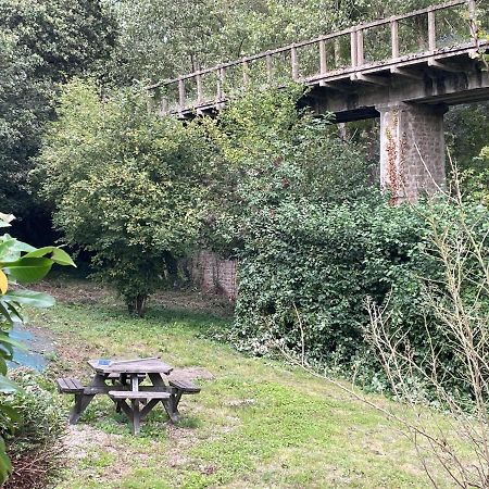 Maison Du Viaduc Du Bout De La Ville Lescouet-Jugon Dış mekan fotoğraf